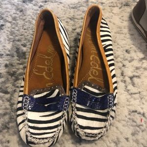 Sam Edelman 8 1/2 flats. Never been worn.